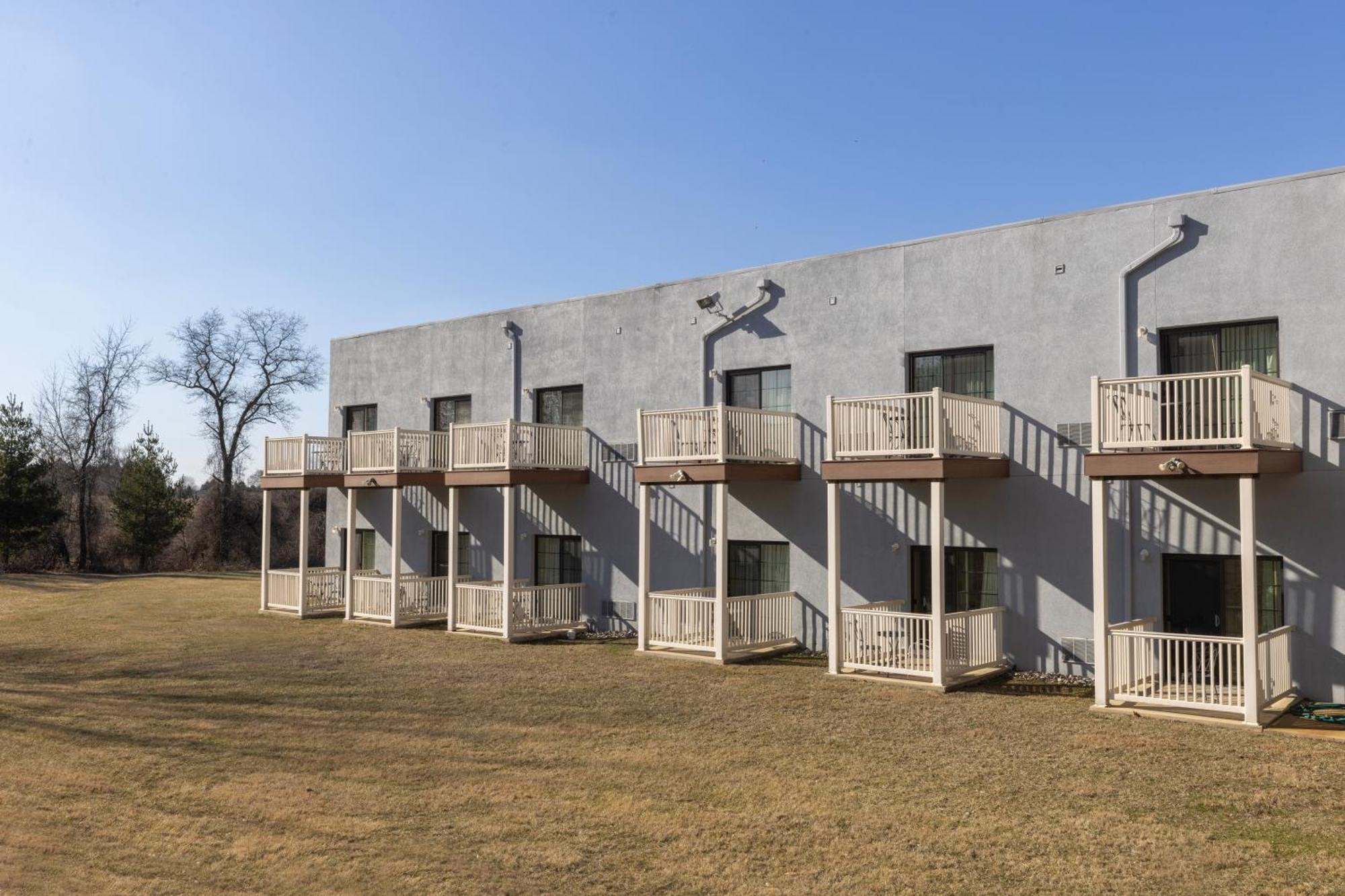 ווסט צ'סטר Brinton Suites מראה חיצוני תמונה